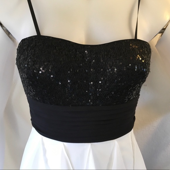 HAILEY BALDWIN by Adrianna Papell B&W Ruffle Dress - Picture 3 of 8